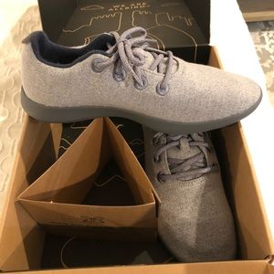 Men size 11 new in box wool runners in Haight Haze